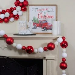 Northlight 6' Shatterproof Ball 3-Finish Red and White Christmas Garland