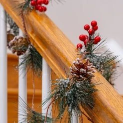 Ornativity Pinecone and Berries Garland – 6 Ft